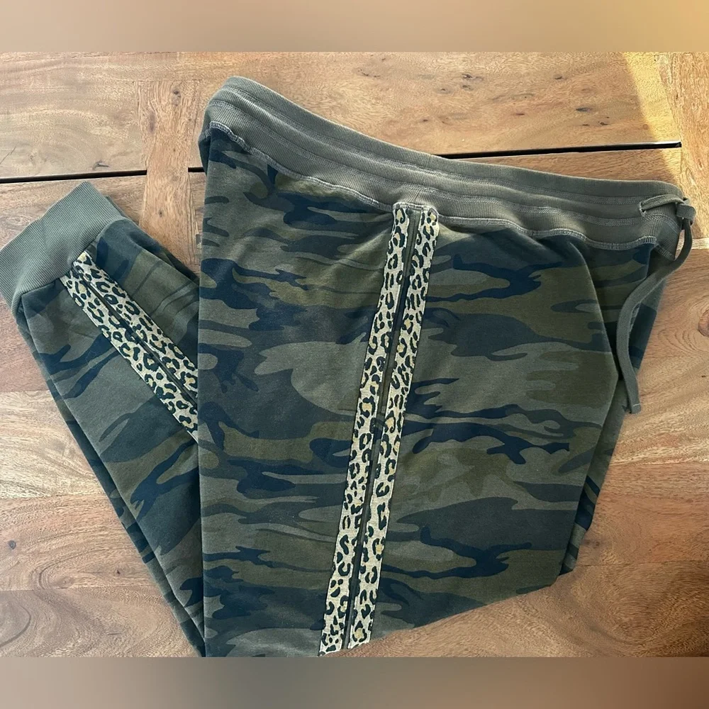 Johnny Was JW Los Angeles Camo Tuxedo Jogger Sweatpants size XL - Picture 2 of 9